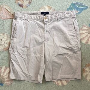 Stretchy Saks fifth avenue shorts